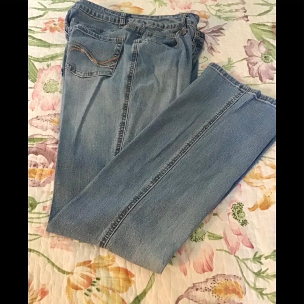 St Johns bay jeans light blue size 8 women’s 🌺